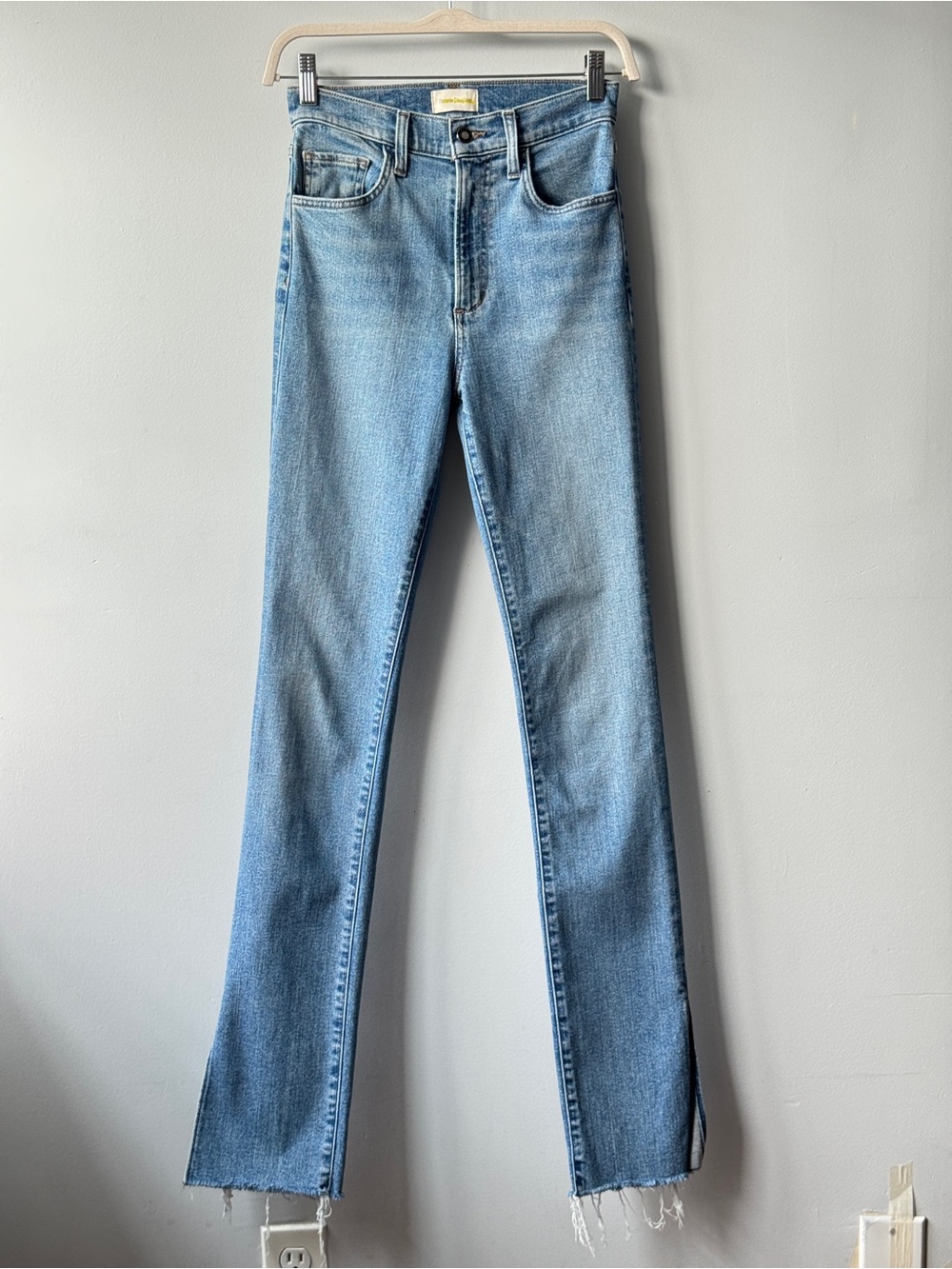 Favorite Daughter The Valentina Tower Super
High Rise Cigarette Jeans - Size 24